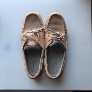 Women’s sperry shoes